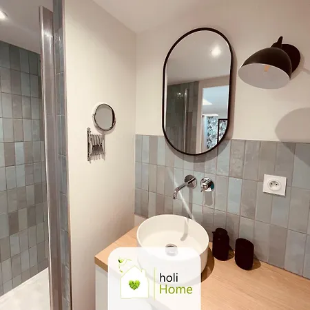 H6 Confortable Appartement En Ville Vitre  Exterior photo